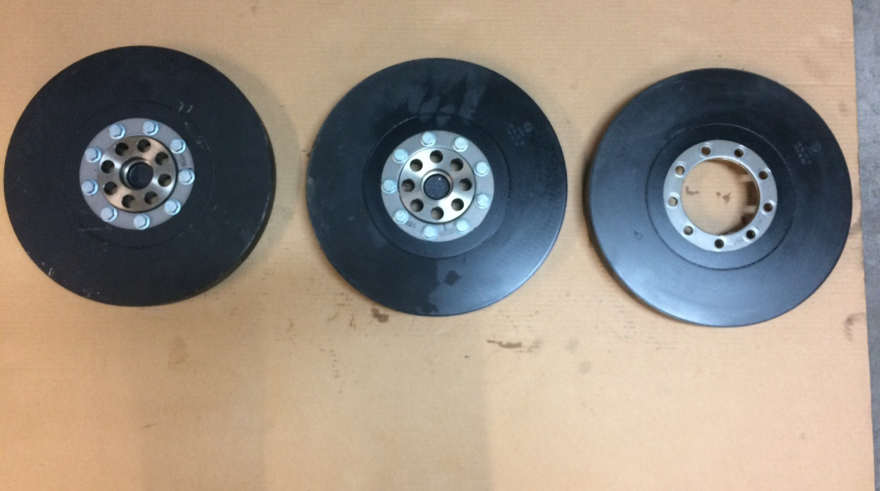 SMORZATORE VIBRAZIONI ALBERO MOTORE MAN 51022010171 - Двигатель и запчасти для Грузовиков: фото 4 SMORZATORE VIBRAZIONI ALBERO MOTORE MAN 51022010171 - Двигатель и запчасти для Грузовиков: фото 4