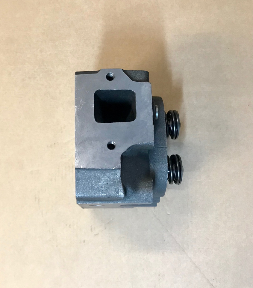TESTATA MAN D28 - 2 VALVOLE PER CILINDRO - RIF. MAN 51031016773 / 51031016774 - Головка блока: фото 2 TESTATA MAN D28 - 2 VALVOLE PER CILINDRO - RIF. MAN 51031016773 / 51031016774 - Головка блока: фото 2