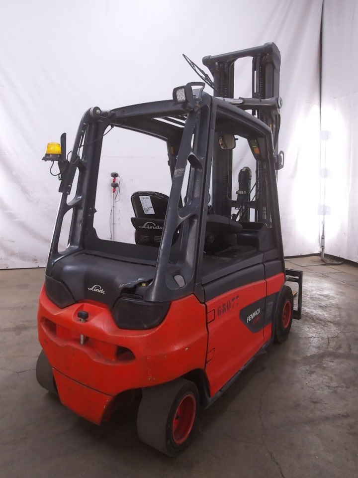 Linde E30L-01 - Электропогрузчик: фото 2 Linde E30L-01 - Электропогрузчик: фото 2