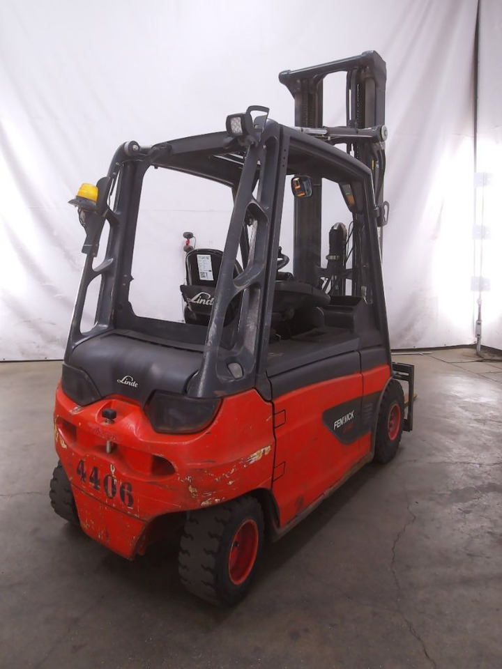Linde E30L-01 - Электропогрузчик: фото 2 Linde E30L-01 - Электропогрузчик: фото 2