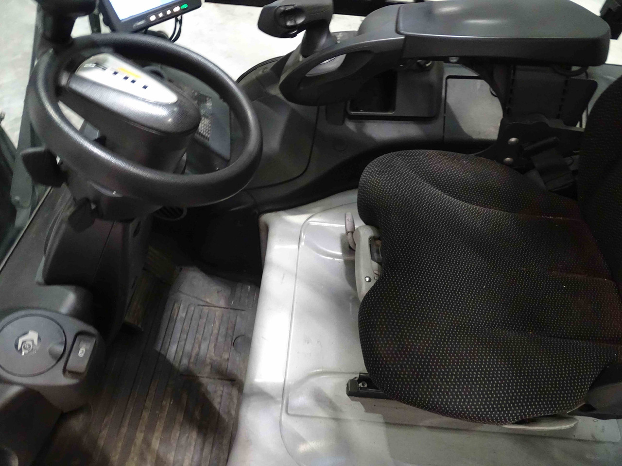 Still RX60-40 - Электропогрузчик: фото 3 Still RX60-40 - Электропогрузчик: фото 3