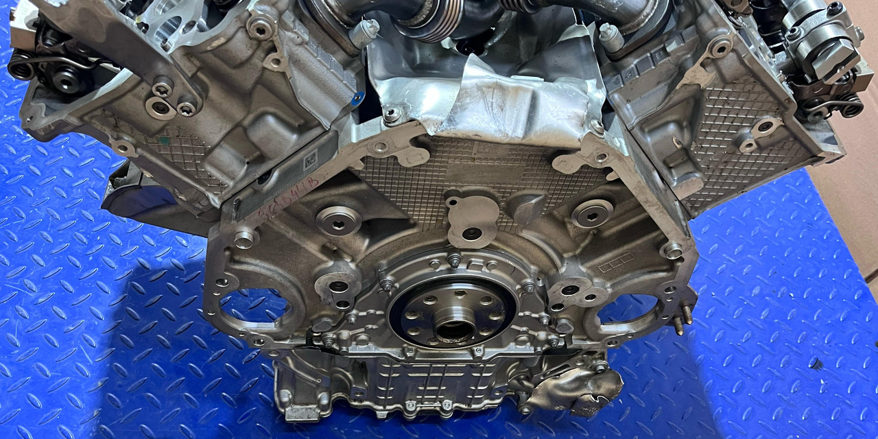 BMW Motor S63B44B Euro 6 - Двигатель: фото 2 BMW Motor S63B44B Euro 6 - Двигатель: фото 2