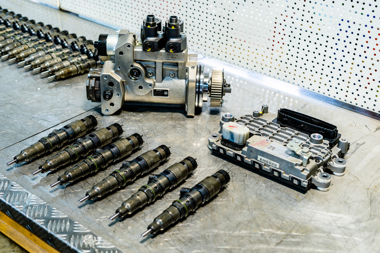 Injectors Detroit Diesel DD15 A4710700887 0445120386 - Распределитель впрыска для Грузовиков: фото 1 Injectors Detroit Diesel DD15 A4710700887 0445120386 - Распределитель впрыска для Грузовиков: фото 1