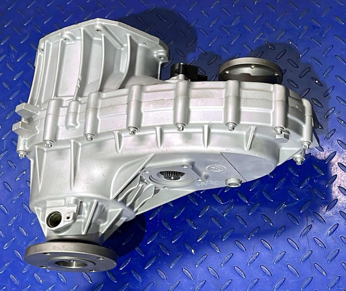 Mercedes Benz Sprinter W906 Transfer Case A9062803700 - Трансмиссия: фото 1 Mercedes Benz Sprinter W906 Transfer Case A9062803700 - Трансмиссия: фото 1