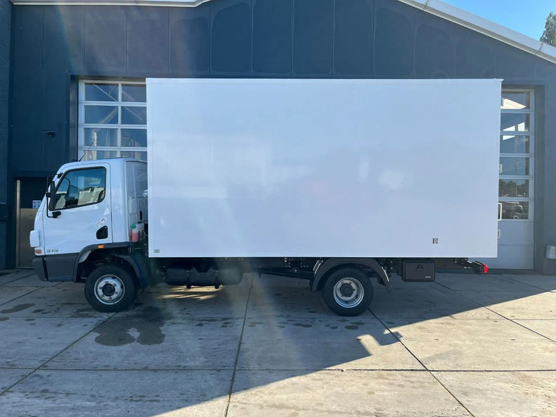 Mercedes-Benz Accelo 915 4x2 Closed Cargo Truck - Грузовик с закрытым кузовом: фото 2 Mercedes-Benz Accelo 915 4x2 Closed Cargo Truck - Грузовик с закрытым кузовом: фото 2