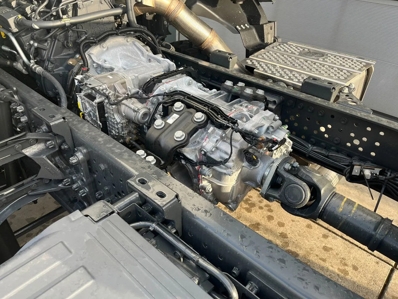 Новый Грузовик-шасси Mercedes-Benz Arocs 3340 A 6x6 Chassis cabin: фото 16