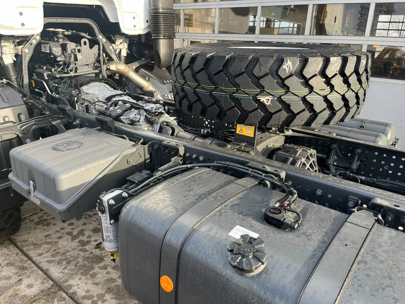 Новый Грузовик-шасси Mercedes-Benz Arocs 3340 A 6x6 Chassis cabin: фото 15