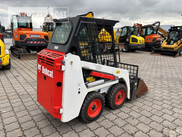 Bobcat S70 - Мини-погрузчик с бортовым поворотом: фото 3 Bobcat S70 - Мини-погрузчик с бортовым поворотом: фото 3