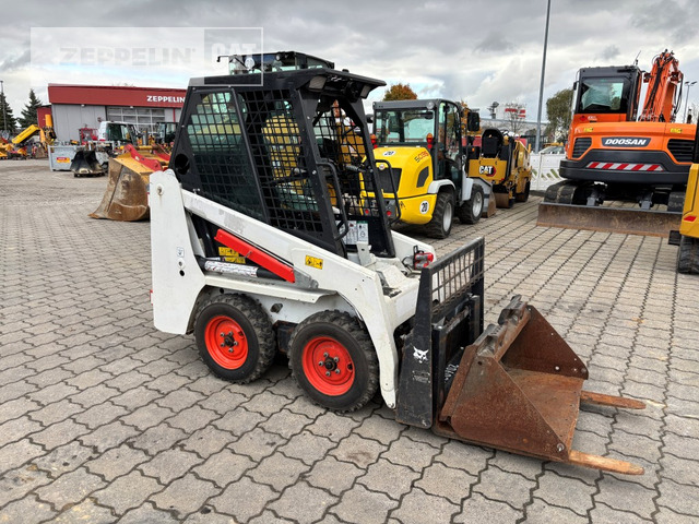 Bobcat S70 - Мини-погрузчик с бортовым поворотом: фото 1 Bobcat S70 - Мини-погрузчик с бортовым поворотом: фото 1