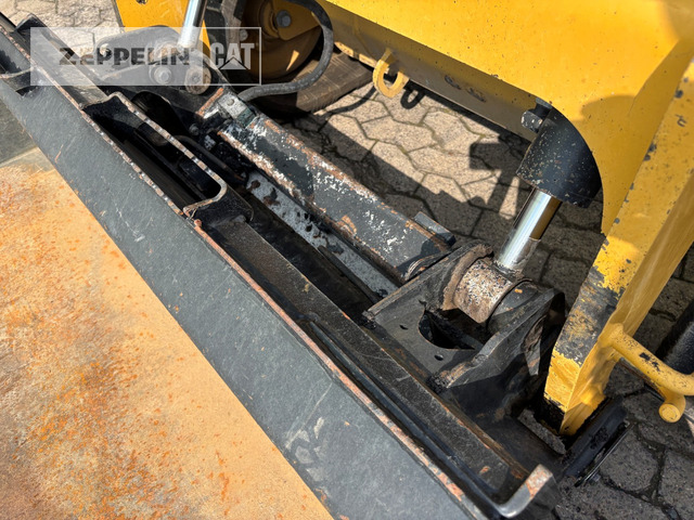 Мини-погрузчик с бортовым поворотом Cat 289D: фото 7