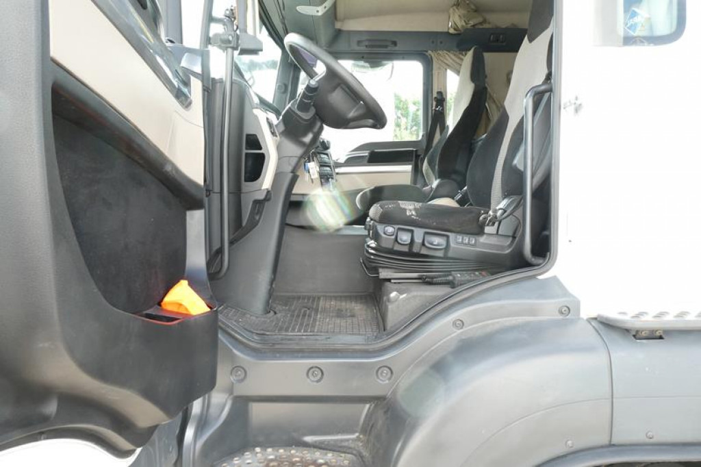 MAN TG-S 26.420 6x2 Abrollkipper - Крюковой мультилифт: фото 4 MAN TG-S 26.420 6x2 Abrollkipper - Крюковой мультилифт: фото 4