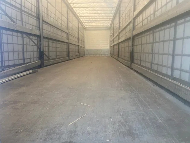 Schmitz Cargobull SCB ,schuifzeil/dak met onderschuifklep ,alcoa , kisten en veiligheidszeil. - Тентованный полуприцеп: фото 5 Schmitz Cargobull SCB ,schuifzeil/dak met onderschuifklep ,alcoa , kisten en veiligheidszeil. - Тентованный полуприцеп: фото 5