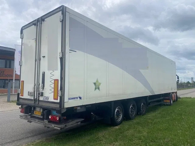 Schmitz Cargobull sko koelvries met carrier vector motor, saf assen disc brakes, 2 x lift , tuv gultig - Полуприцеп-рефрижератор: фото 2 Schmitz Cargobull sko koelvries met carrier vector motor, saf assen disc brakes, 2 x lift , tuv gultig - Полуприцеп-рефрижератор: фото 2