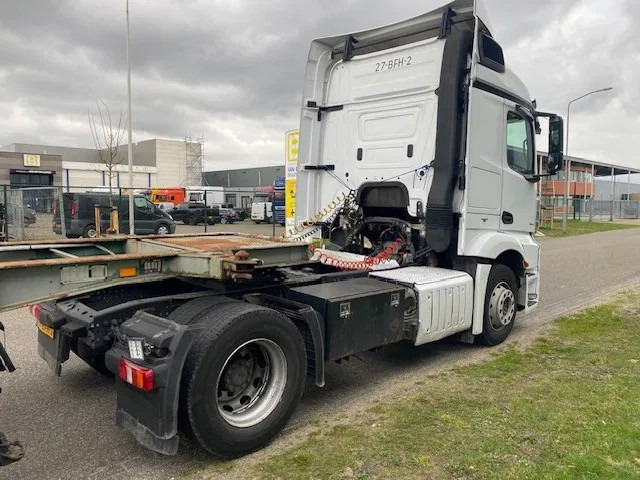 Mercedes-Benz Actros 1840 stream space cabine met spoilers zonneklep, apk gekeurd - Тягач: фото 3 Mercedes-Benz Actros 1840 stream space cabine met spoilers zonneklep, apk gekeurd - Тягач: фото 3