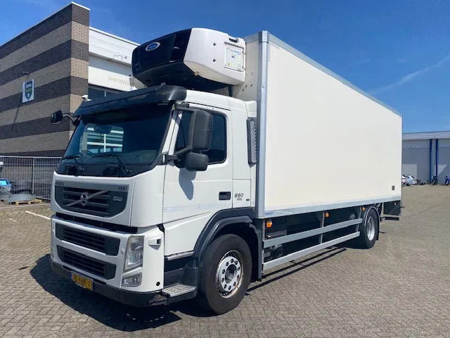 Volvo FM 330 2 temp koelvriesbak , 760 lang, 2 comp, carrier koeler, D"hollandia klep - Рефрижератор: фото 1 Volvo FM 330 2 temp koelvriesbak , 760 lang, 2 comp, carrier koeler, D"hollandia klep - Рефрижератор: фото 1