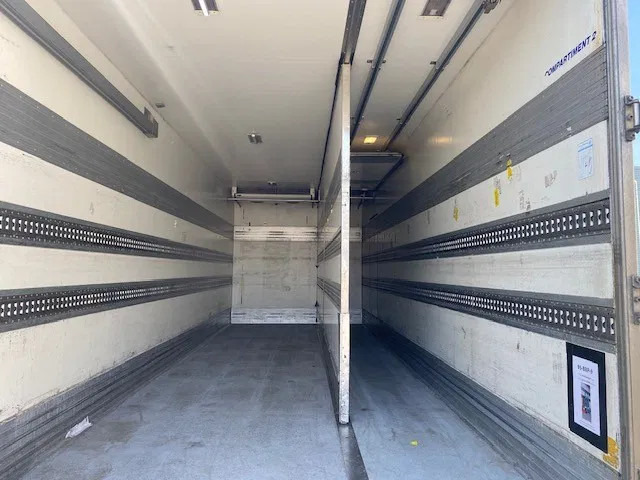 Volvo FM 330 2 temp koelvriesbak , 760 lang, 2 comp, carrier koeler, D"hollandia klep - Рефрижератор: фото 4 Volvo FM 330 2 temp koelvriesbak , 760 lang, 2 comp, carrier koeler, D"hollandia klep - Рефрижератор: фото 4