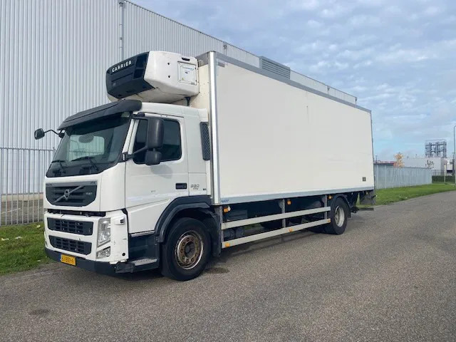 Volvo FM 330 koel vries 2 temperaturen ,CARRIER,met tussenwand, zijdeur en laadklep - Рефрижератор: фото 1 Volvo FM 330 koel vries 2 temperaturen ,CARRIER,met tussenwand, zijdeur en laadklep - Рефрижератор: фото 1